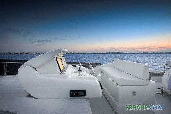 Ferretti Custom Line Navetta 28